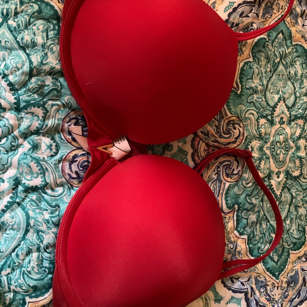 Victorias Secret lightly padded push up